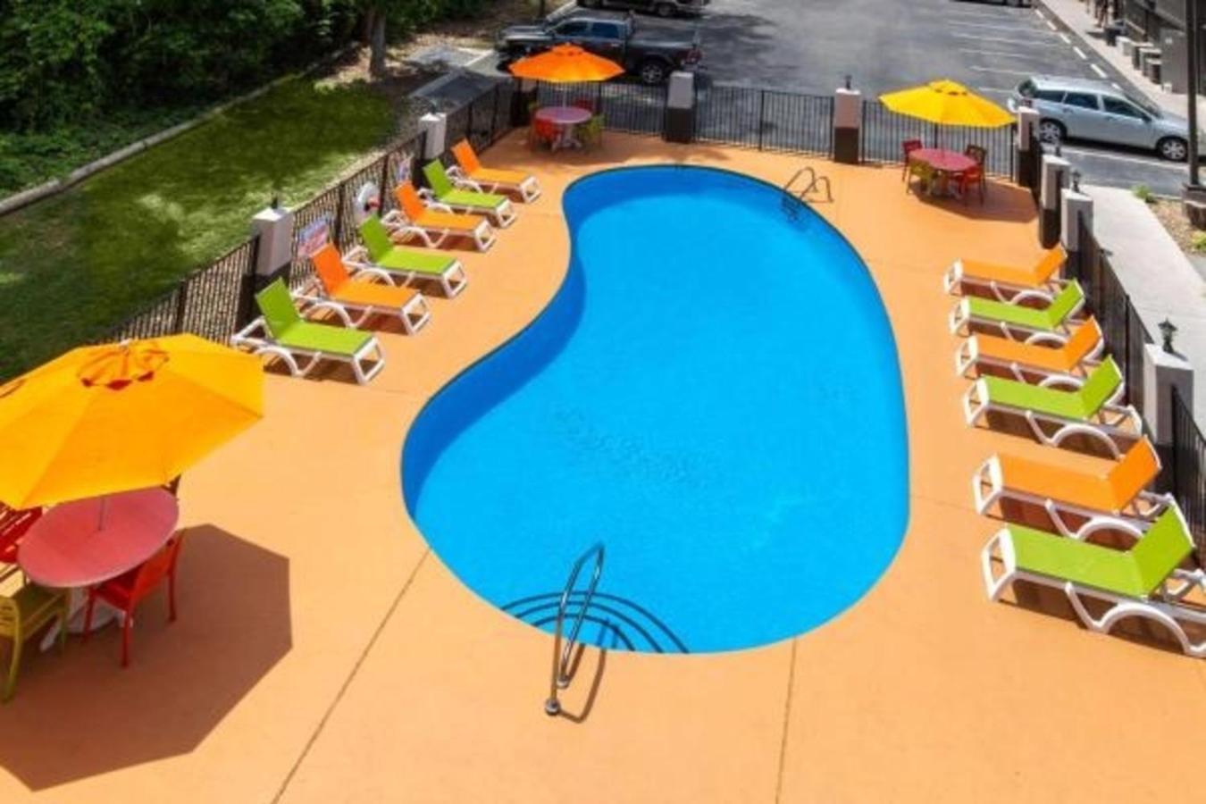 Super 8 by Wyndham Pigeon Forge-Emert St photo 23