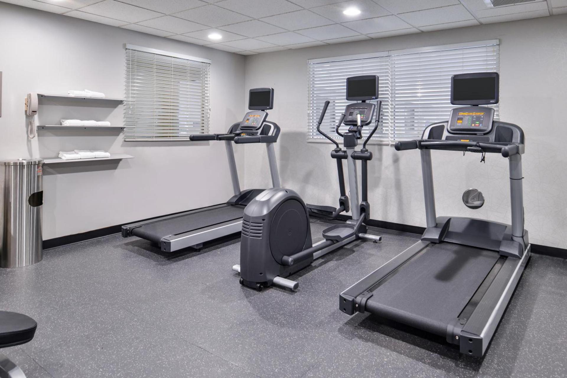 Country Inn & Suites by Radisson, Tinley Park, IL photo 46