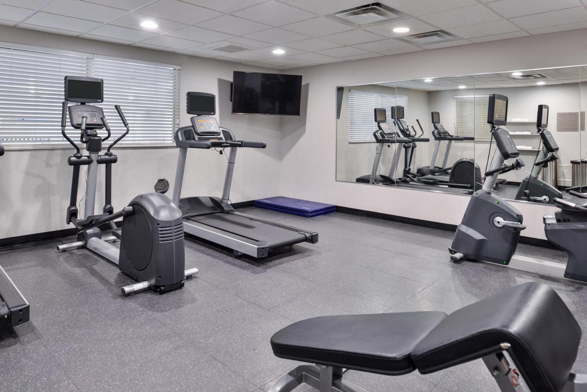 Country Inn & Suites by Radisson, Tinley Park, IL photo 45