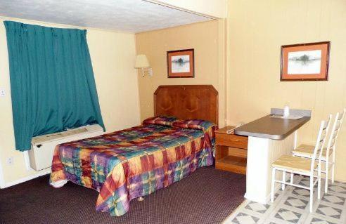 Interstate Motel photo 16