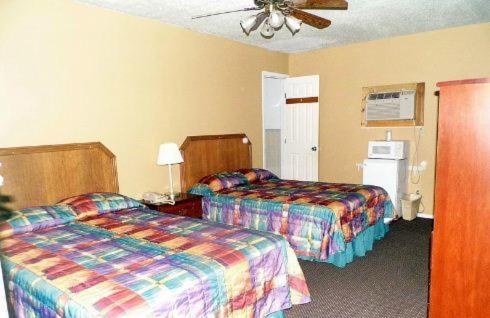 Interstate Motel photo 12
