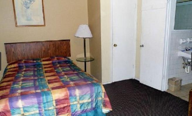 Interstate Motel photo 7