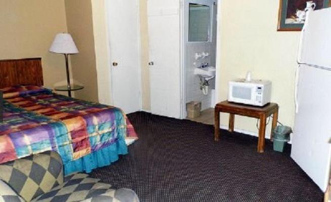 Interstate Motel photo 8