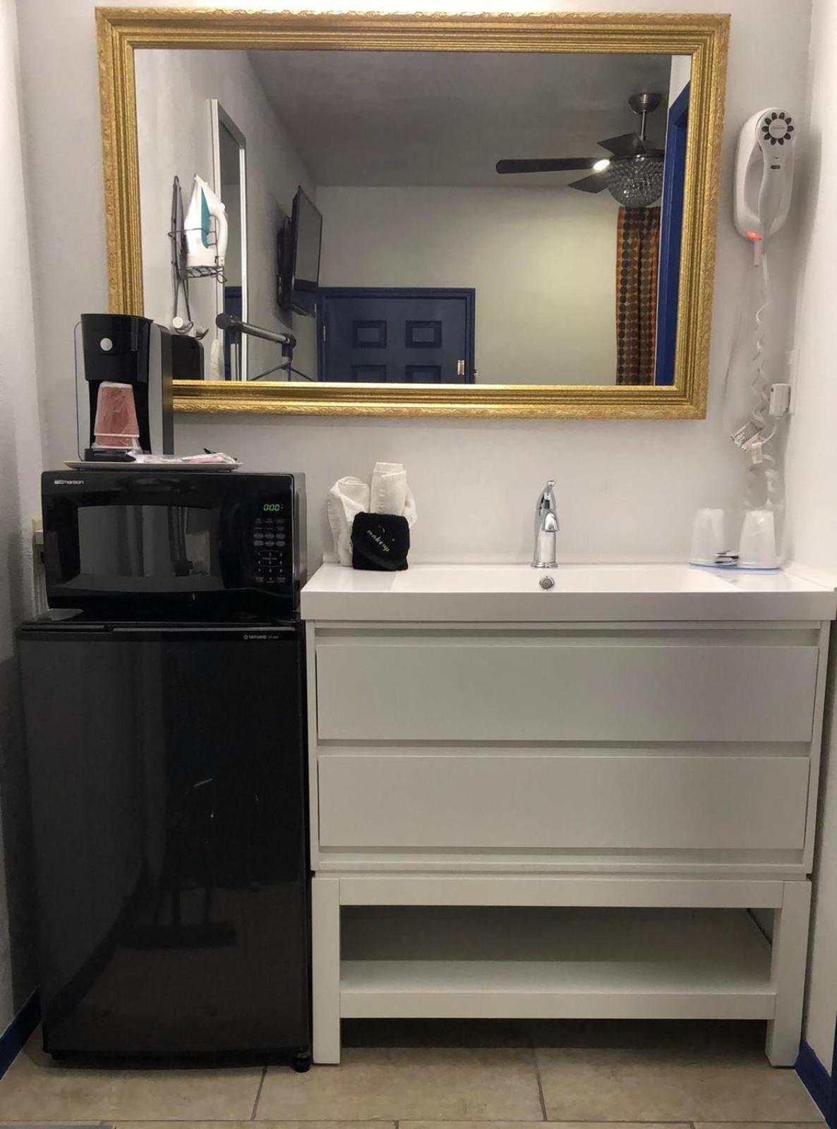 Budget Inn & Suites photo 5