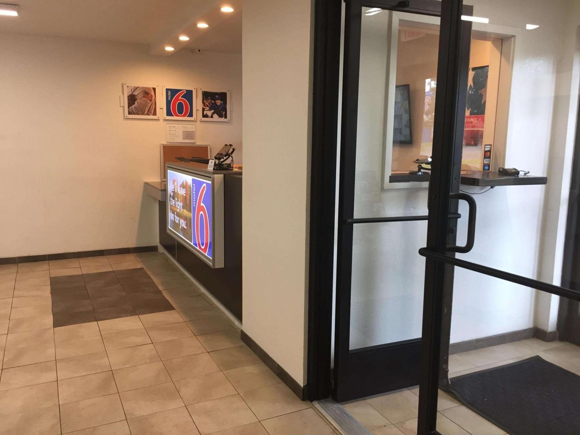 Motel 6-Nashville, TN - Airport photo 12