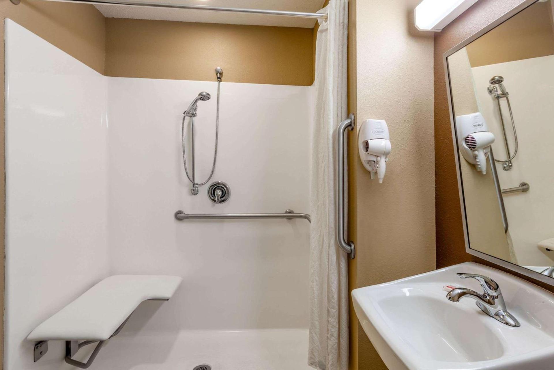 Microtel Inn & Suites by Wyndham Columbia photo 22