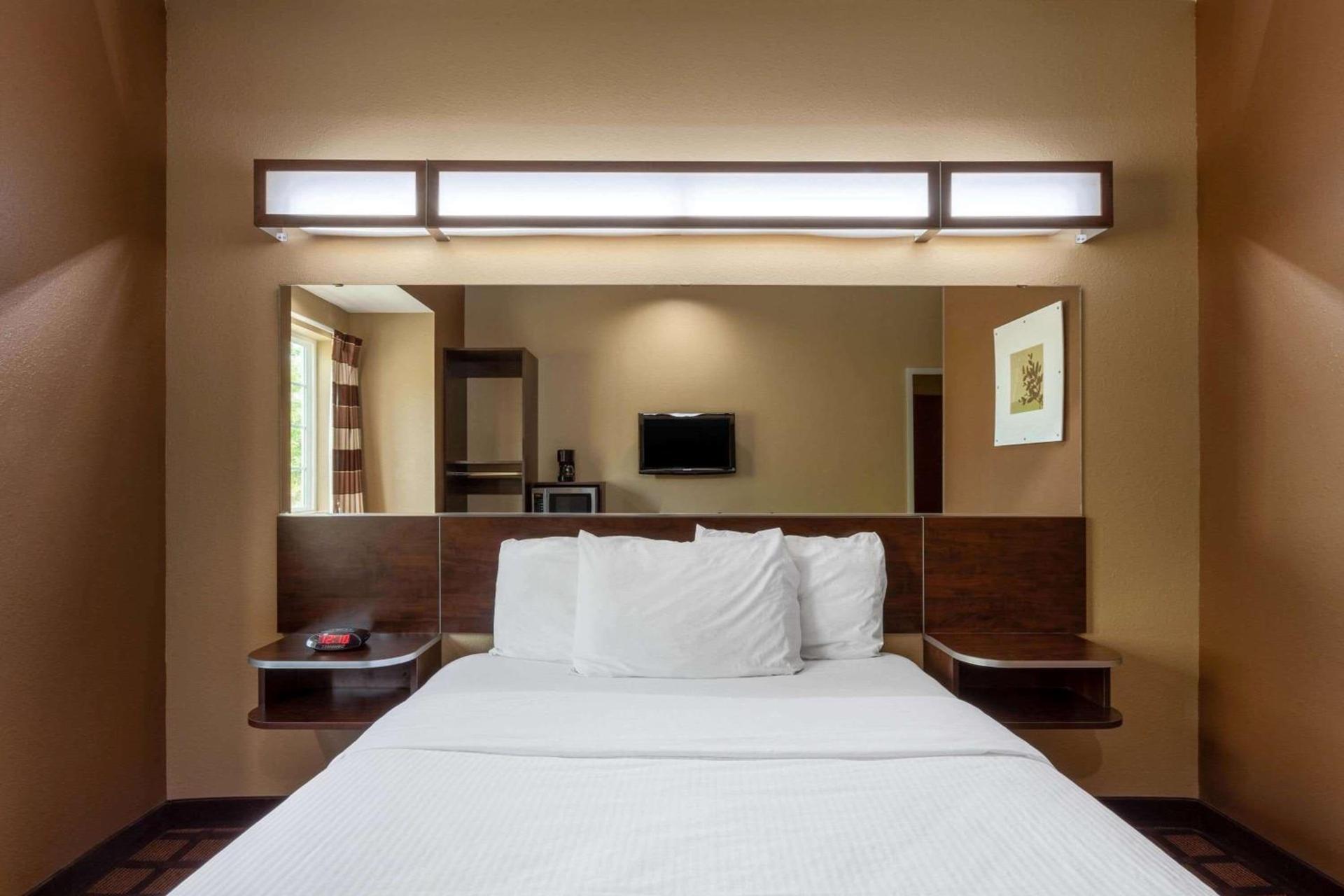 Microtel Inn & Suites by Wyndham Columbia photo 14
