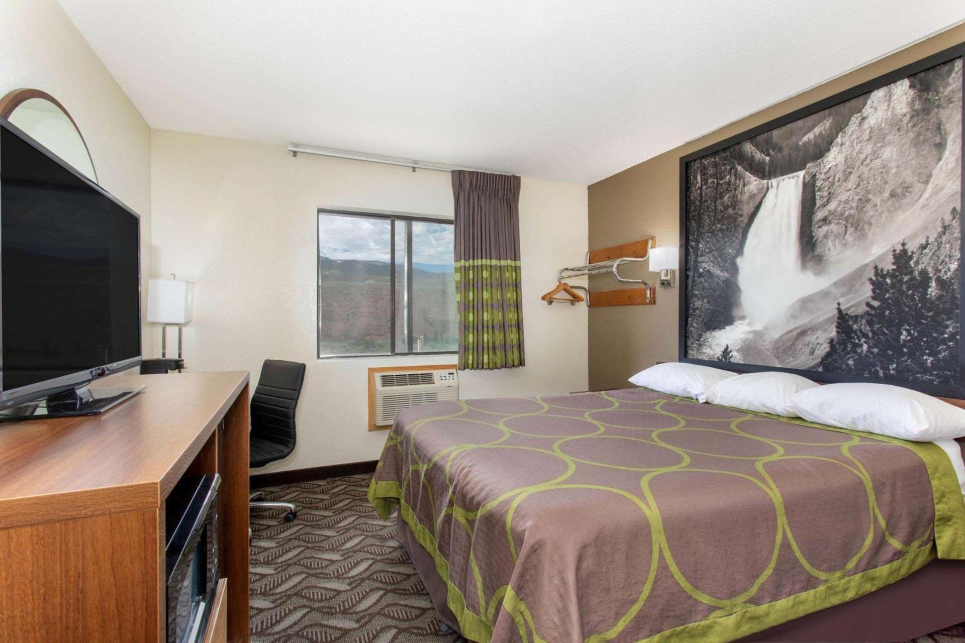 Super 8 by Wyndham Dubois photo 11