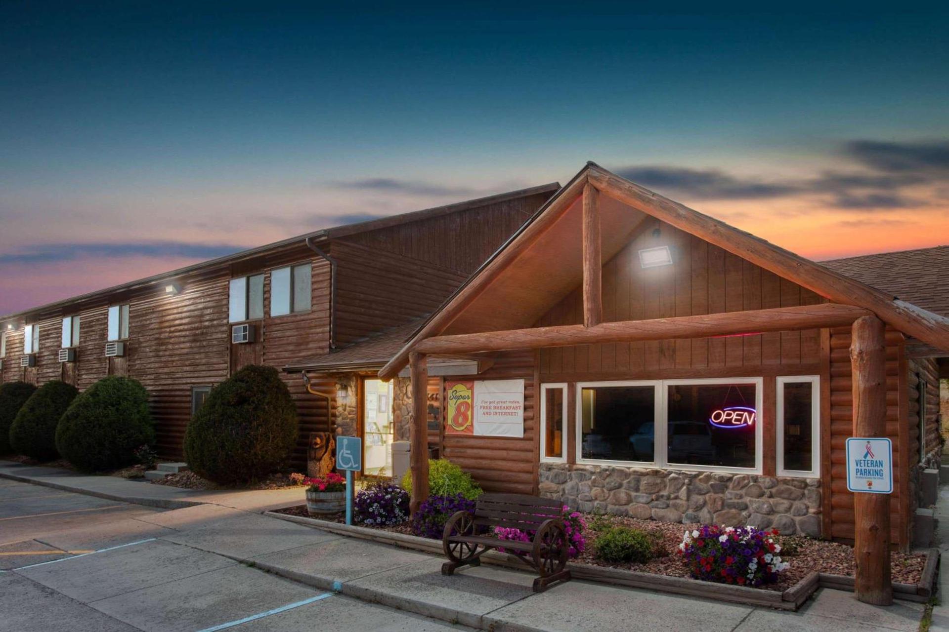 Super 8 by Wyndham Dubois photo 2