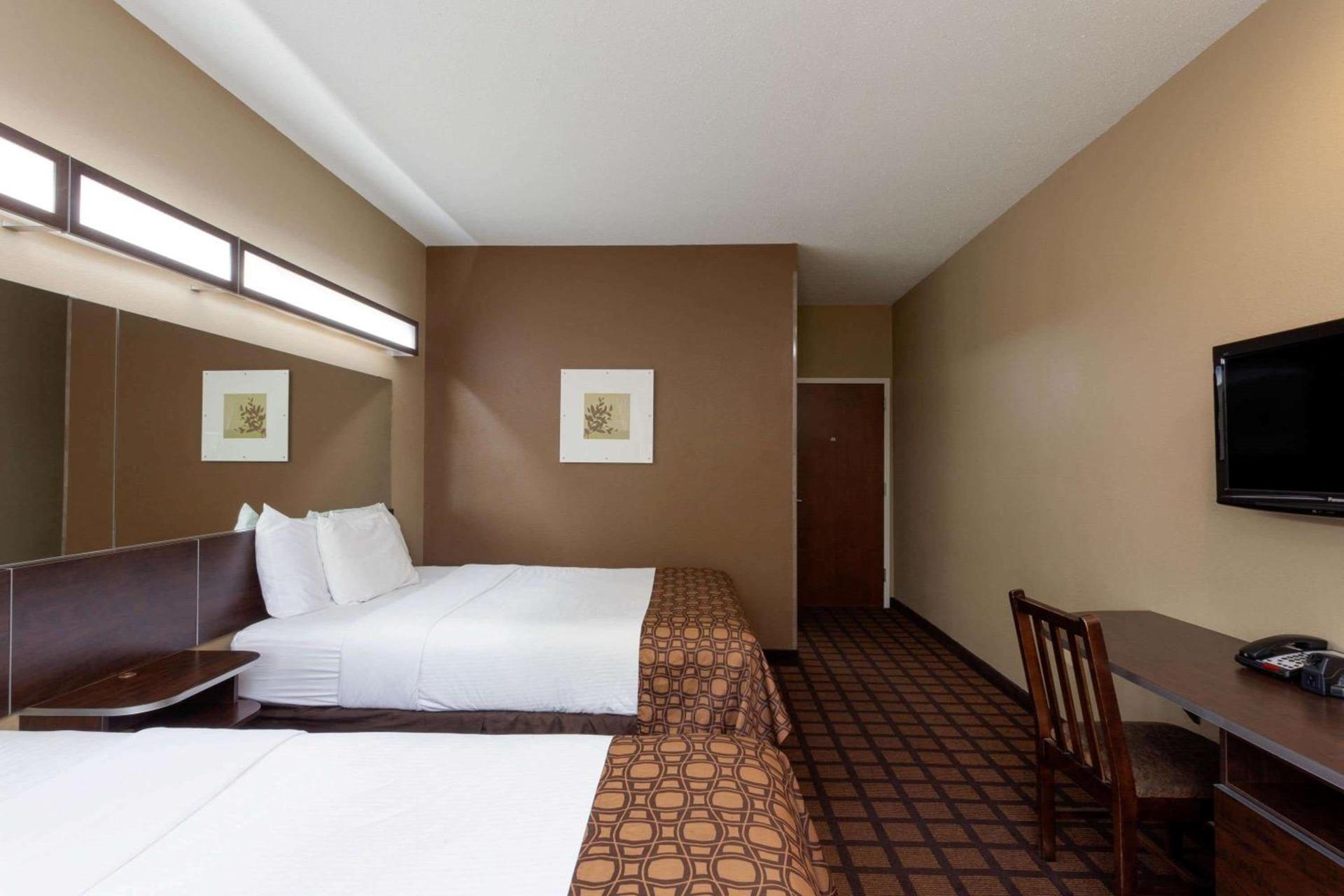 Microtel Inn & Suites by Wyndham Columbia photo 10