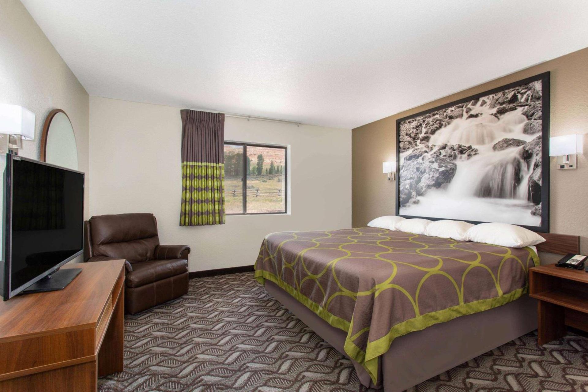 Super 8 by Wyndham Dubois photo 18