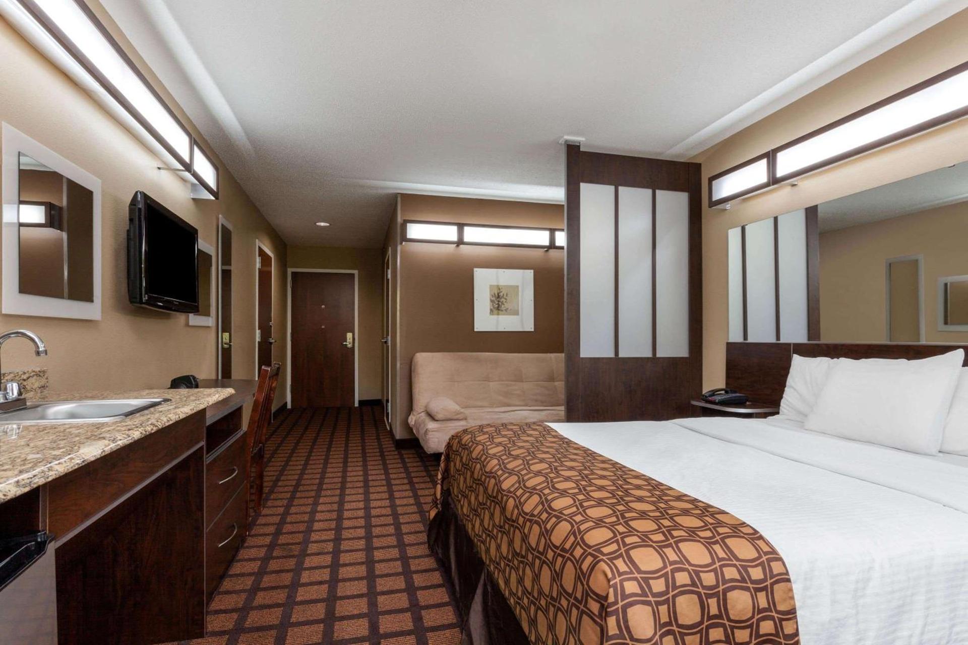 Microtel Inn & Suites by Wyndham Columbia photo 32