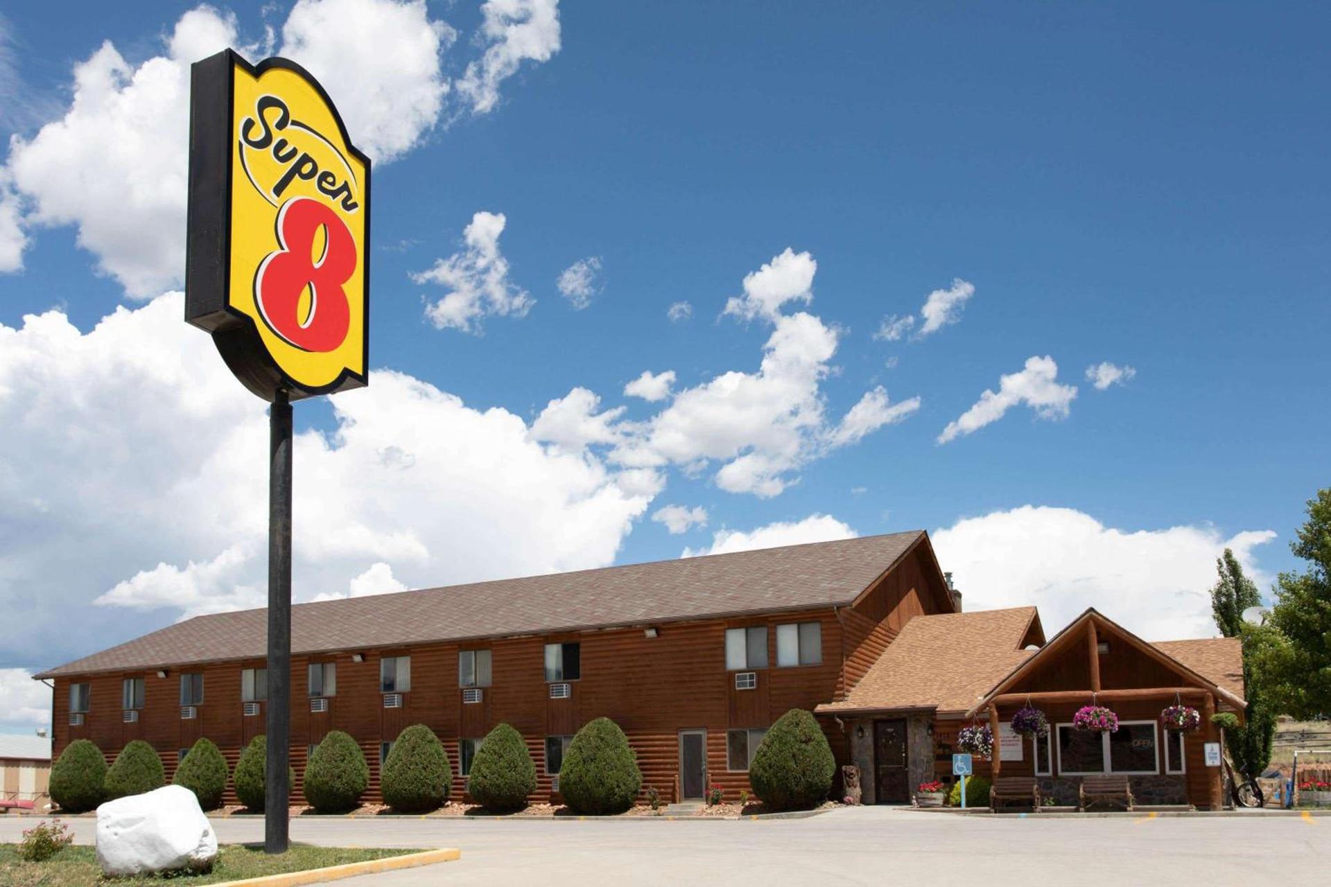Super 8 by Wyndham Dubois — hotel in Dubois