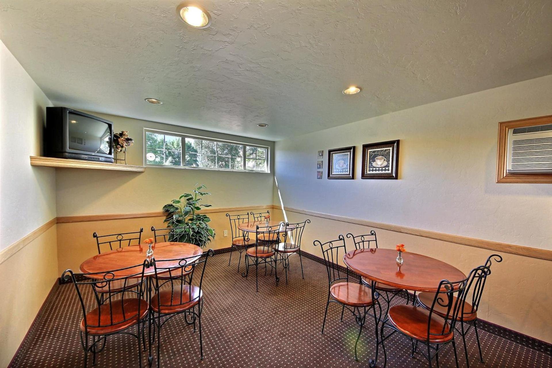 Rodeway Inn Gunnison - Crested Butte photo 18