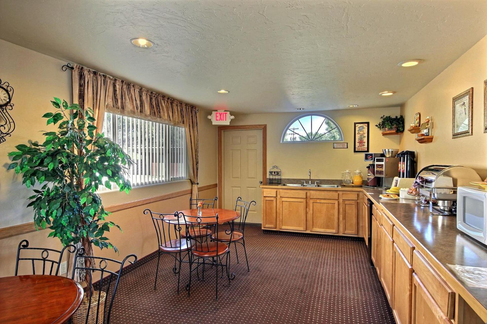 Rodeway Inn Gunnison - Crested Butte photo 19