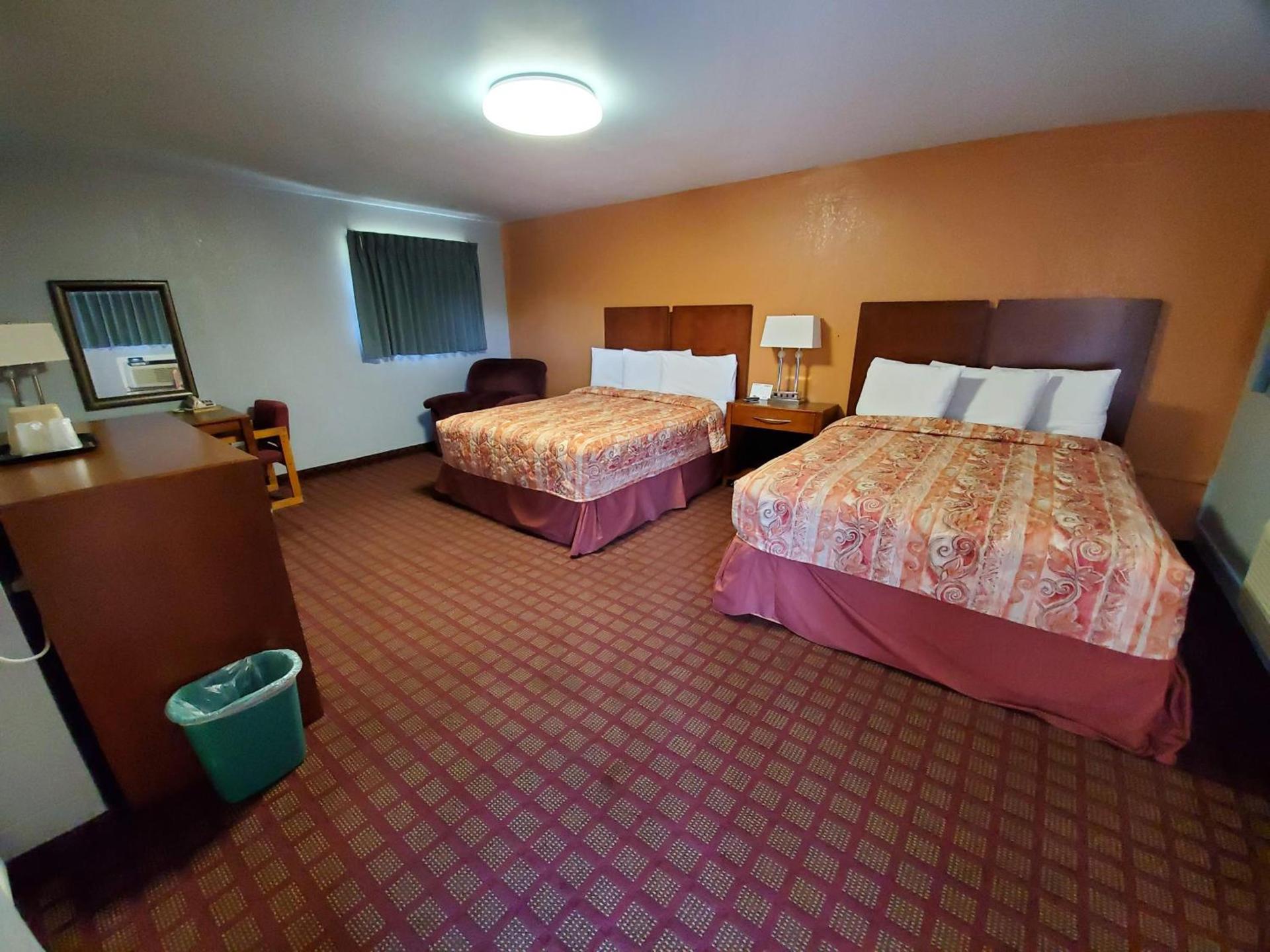 Economy Inn photo 17