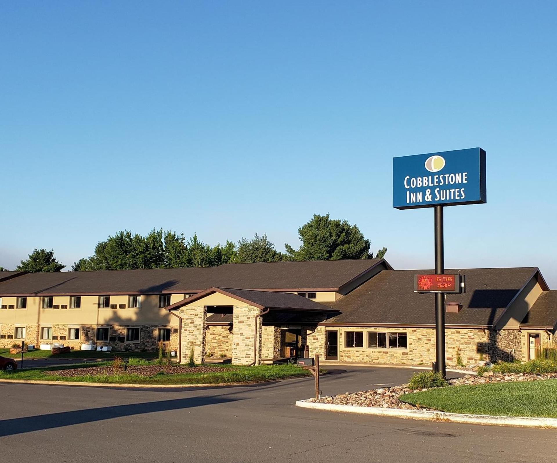 Cobblestone Inn & Suites - Merrill photo 3