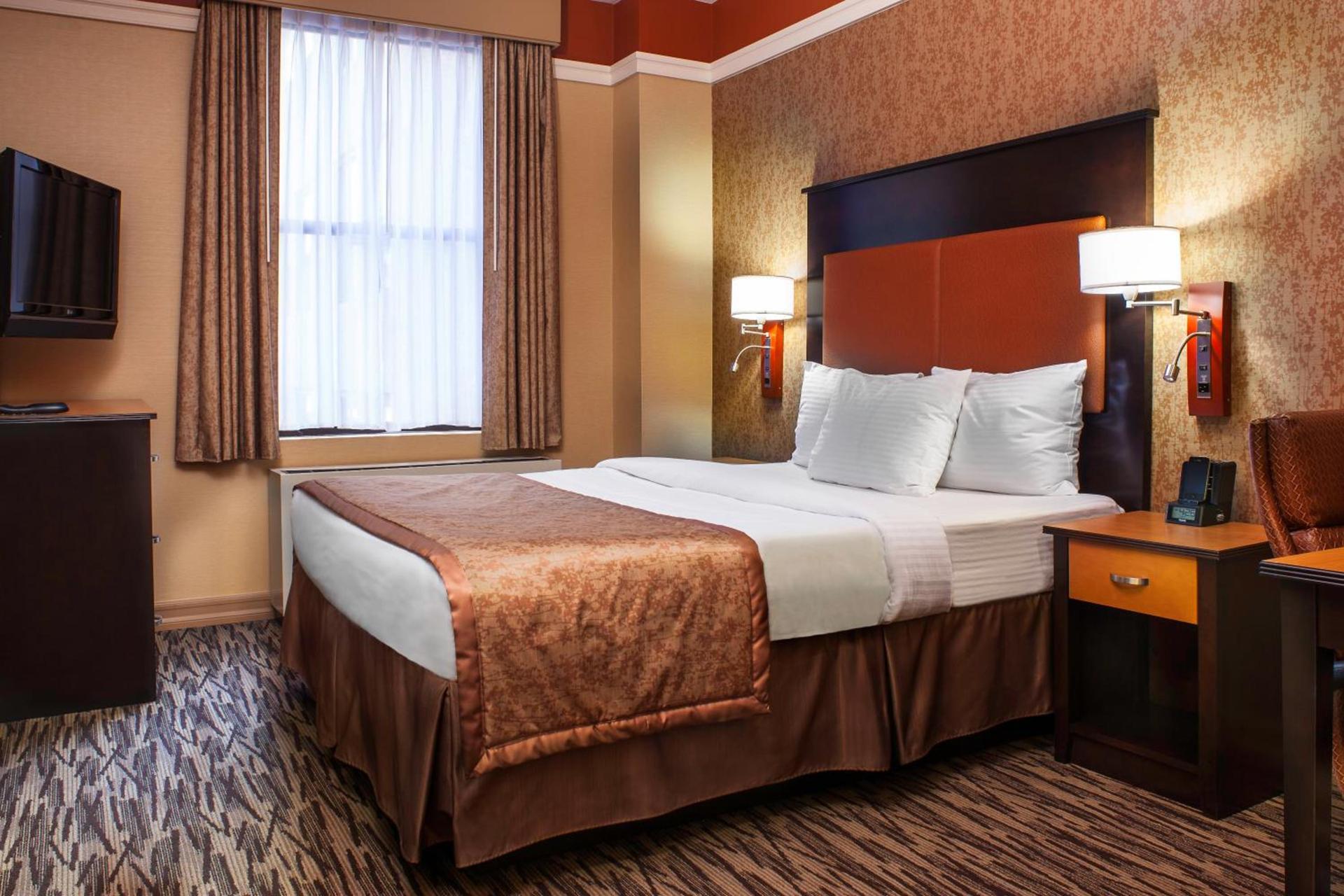 The Hotel at Fifth Avenue photo 10