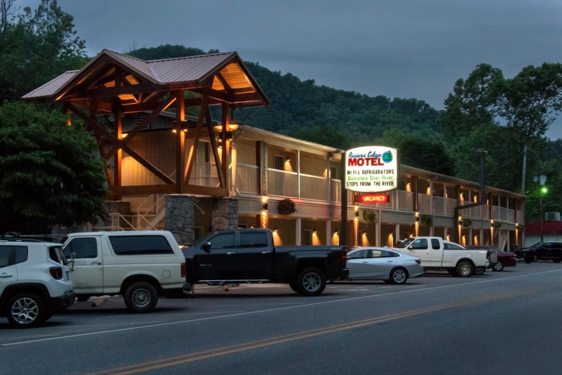 Rivers Edge Motel photo 2