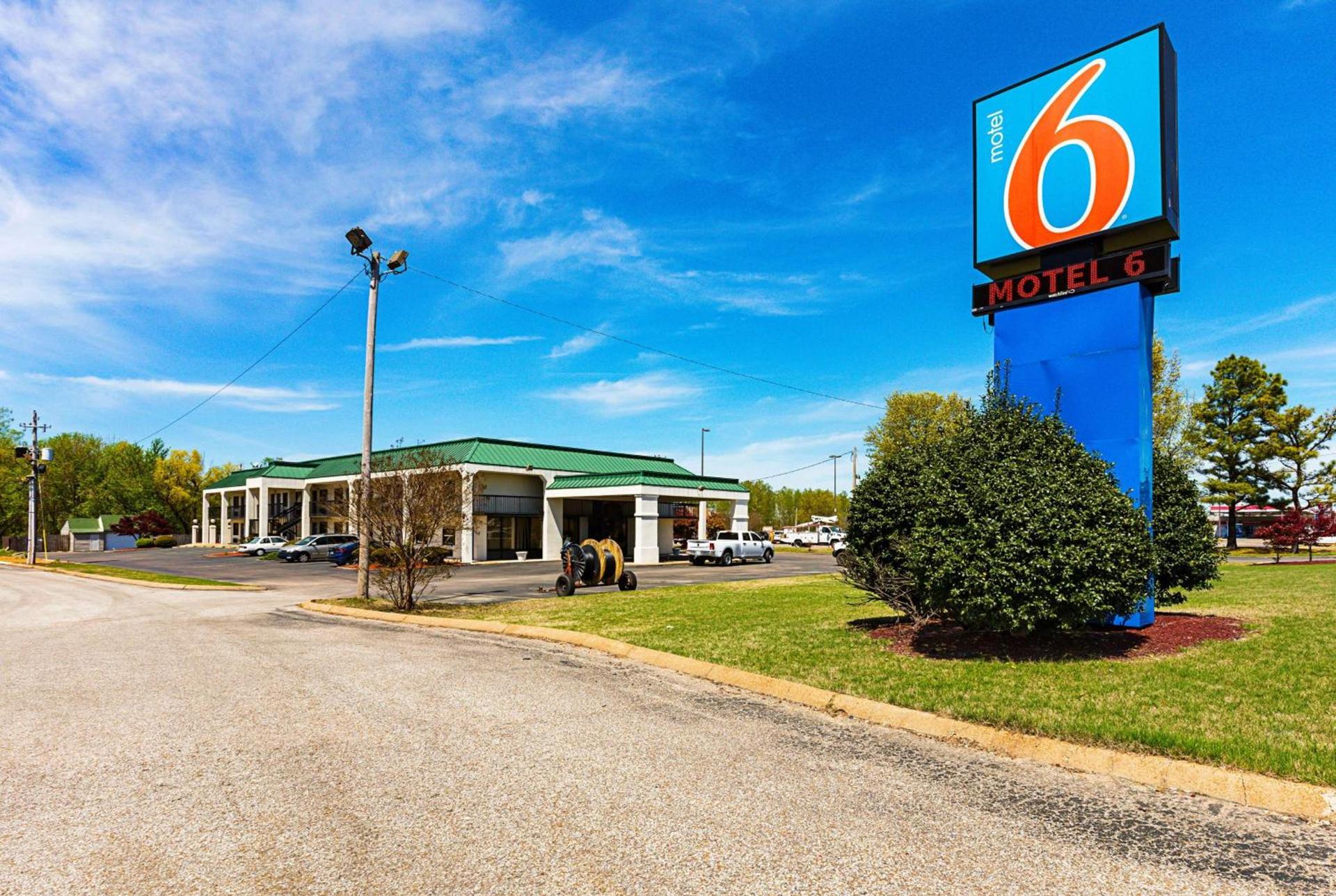 Motel 6-Covington, TN photo 1