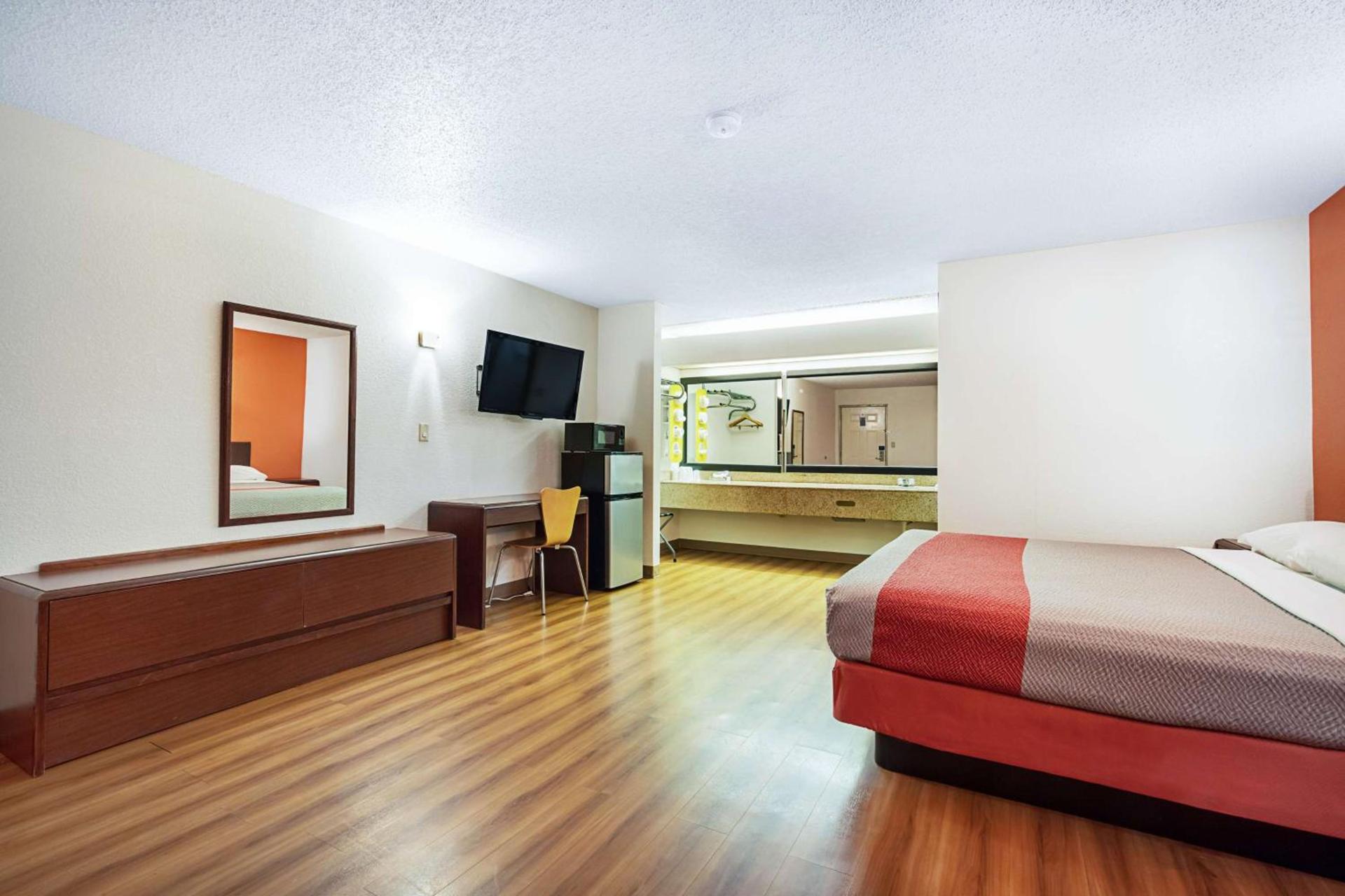 Motel 6-Covington, TN photo 13