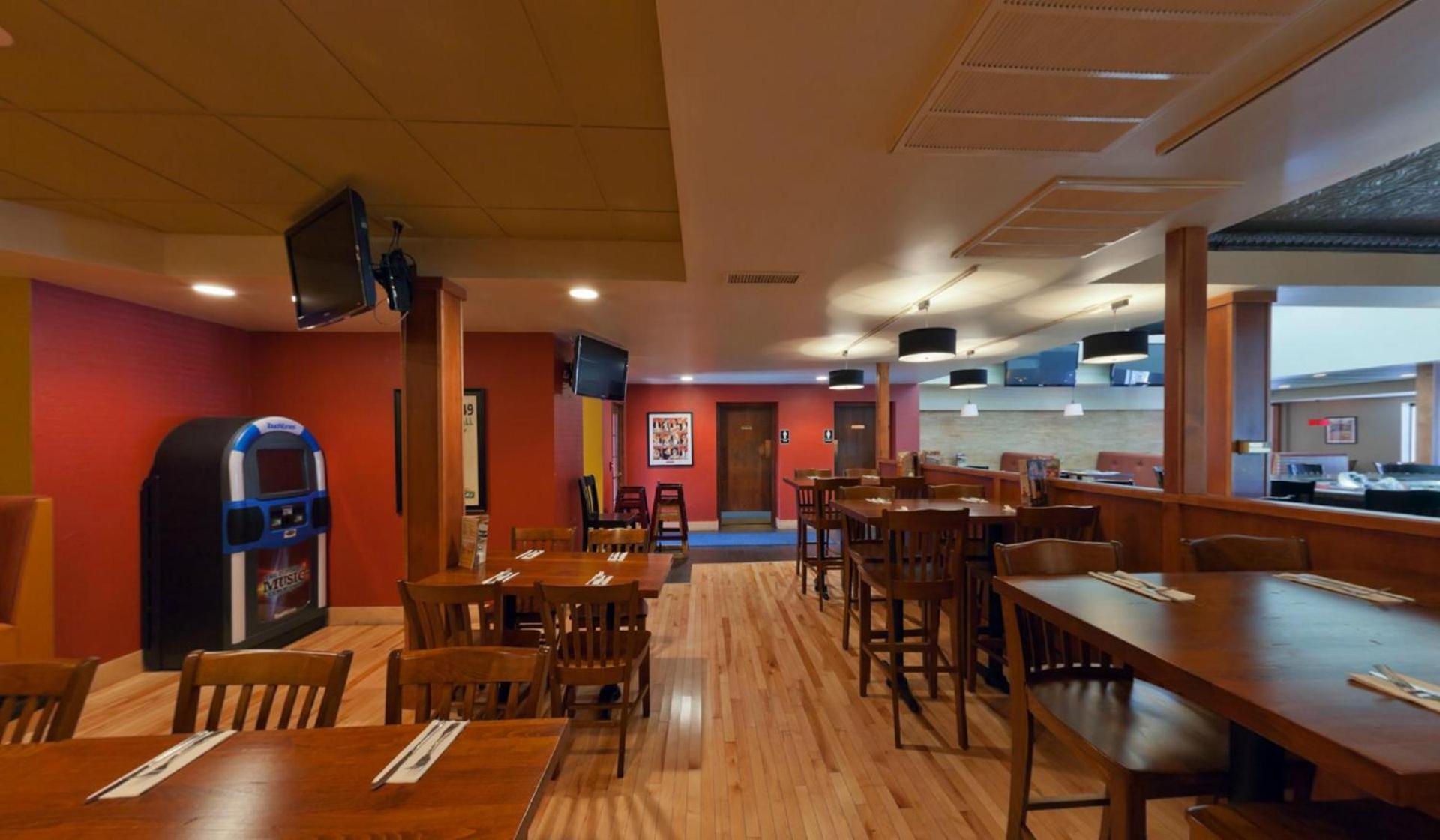 Country Inn & Suites by Radisson, Woodbury, MN photo 51
