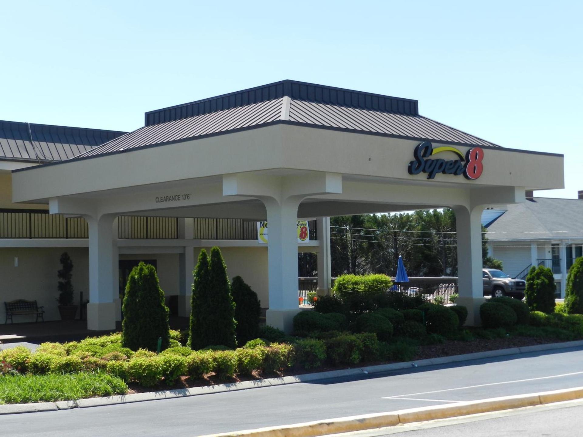 Super 8 by Wyndham Calhoun photo 23