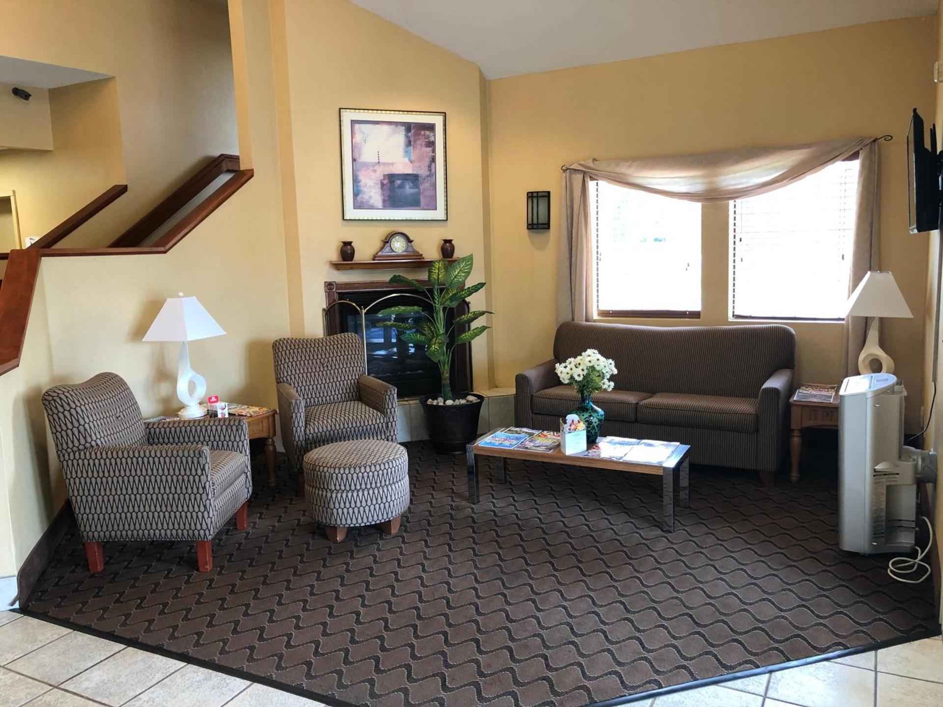 Baymont by Wyndham Fort Wayne photo 24