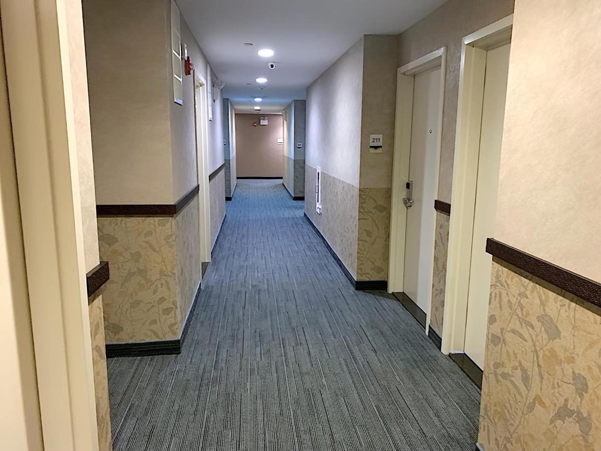 7 Days Hotel photo 27