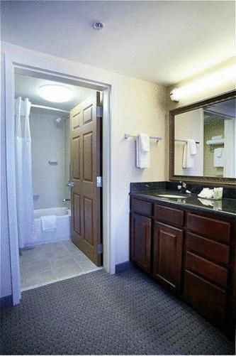 Staybridge Suites Indianapolis Downtown-Convention Center by IHG photo 15
