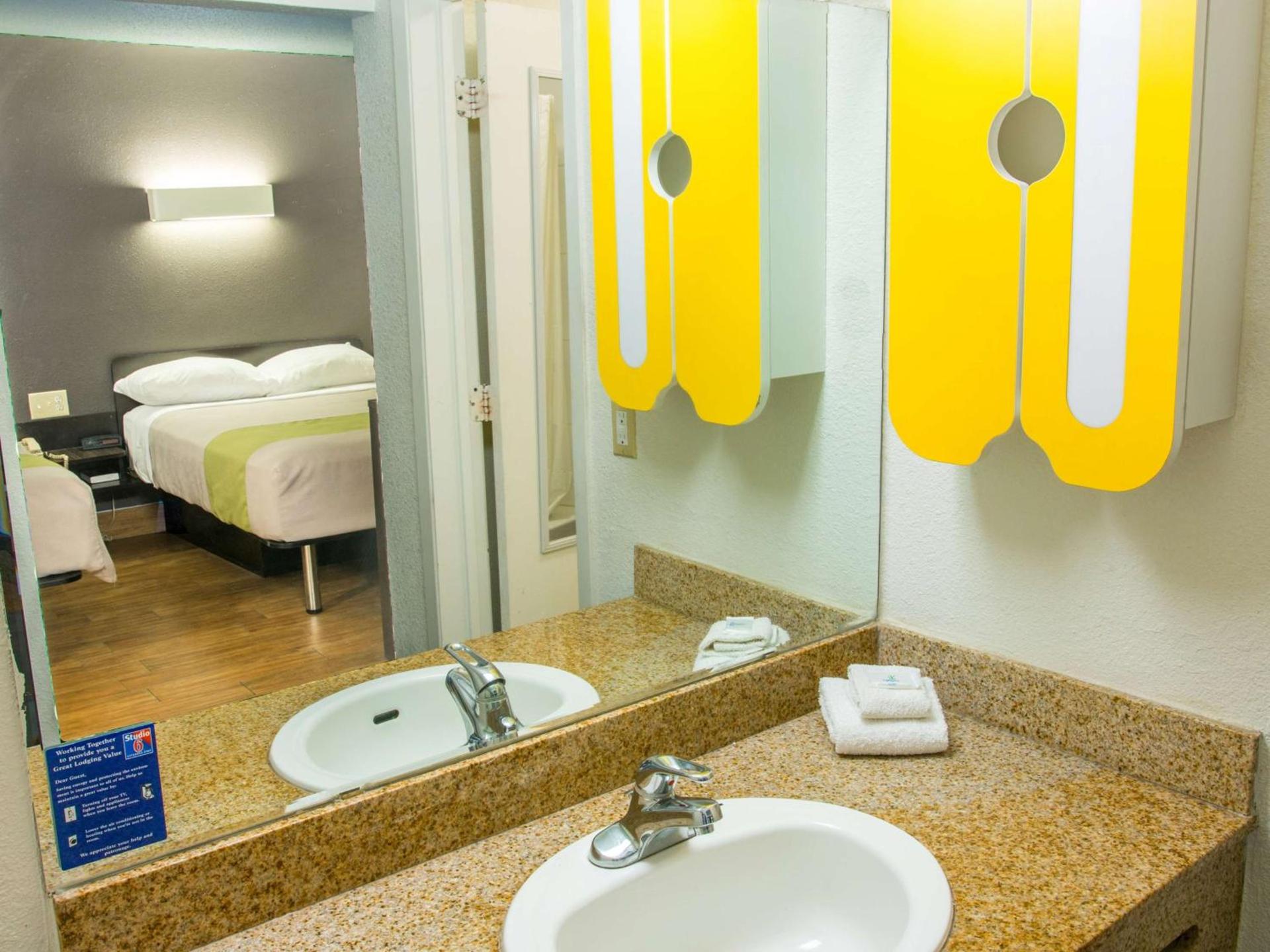 Studio 6-San Antonio, TX - Lackland AFB photo 24