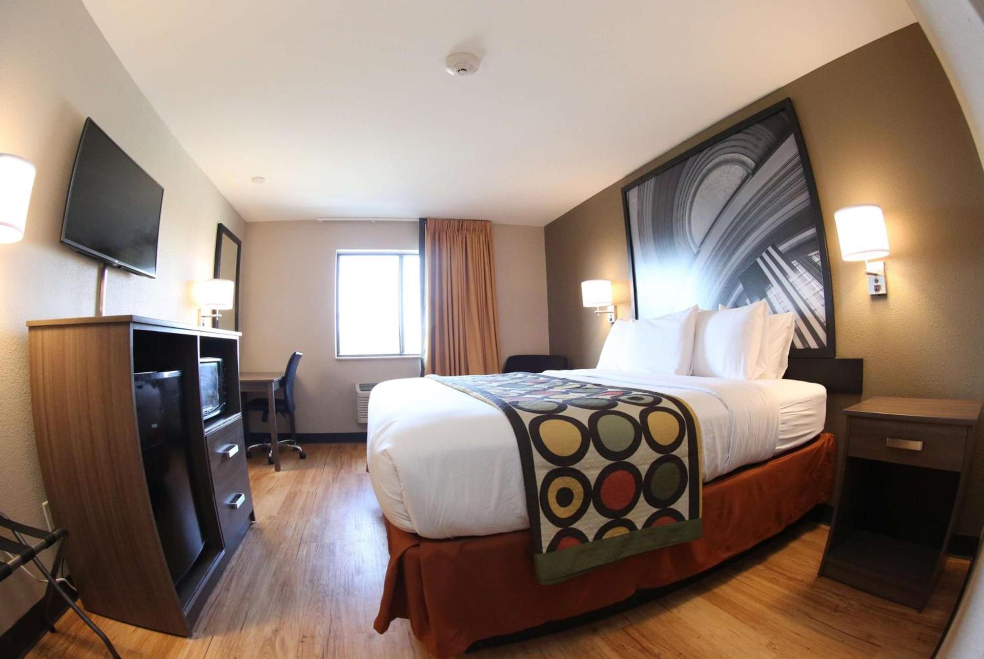 Super 8 by Wyndham Portsmouth photo 18