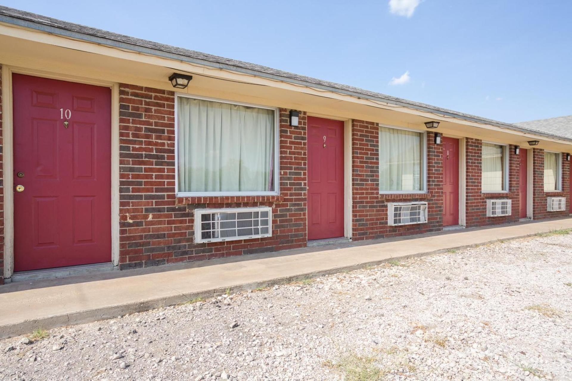 OYO Hotel Breckenridge TX Hubbard Creek Lake photo 9