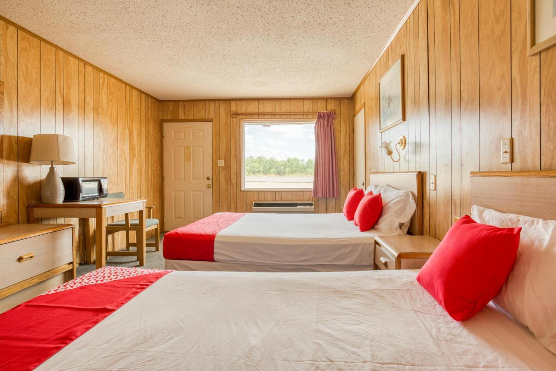 OYO Hotel Breckenridge TX Hubbard Creek Lake photo 13