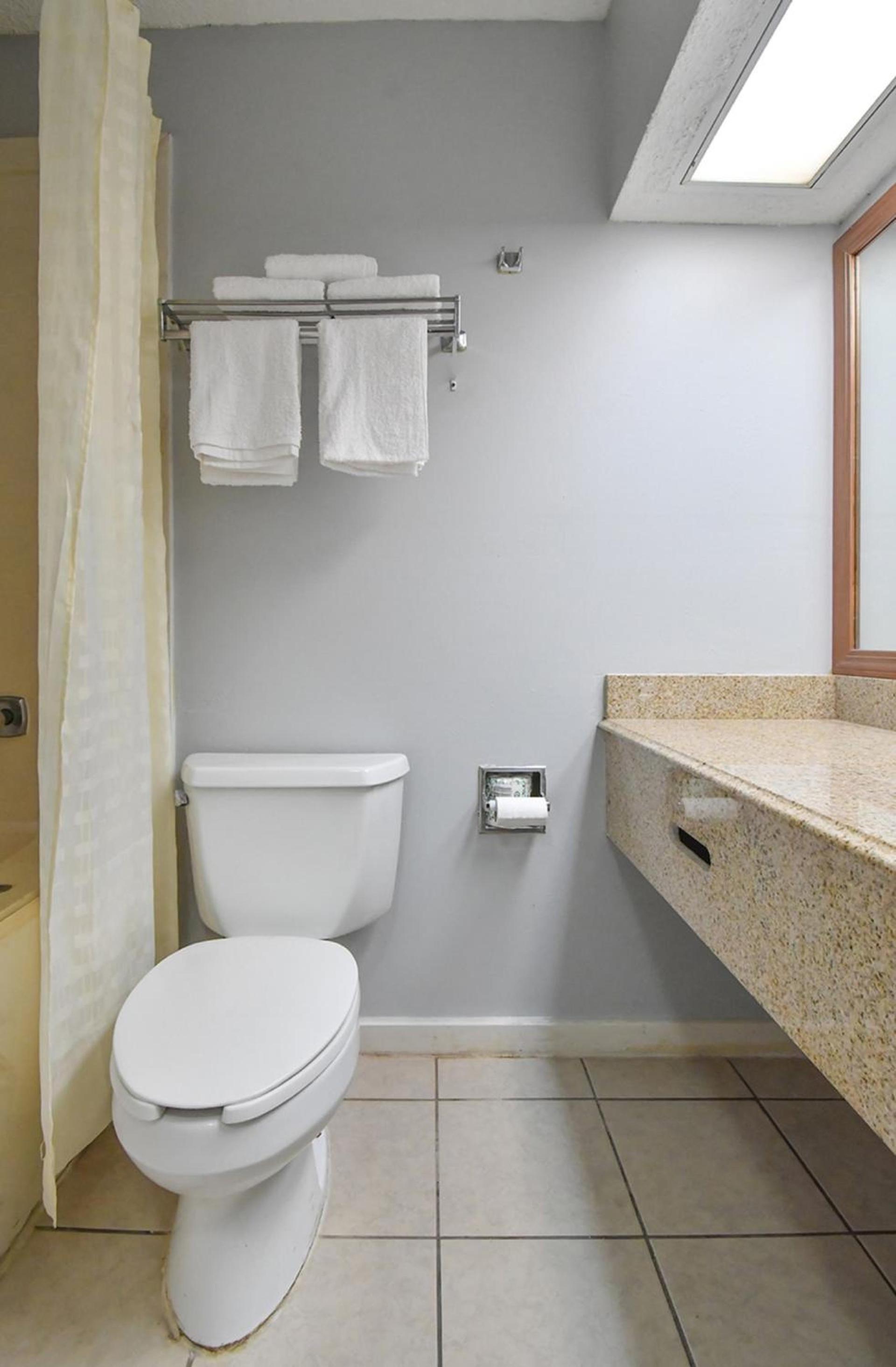 OYO Hotel Texarkana Trinity AR Hwy I-30 photo 26