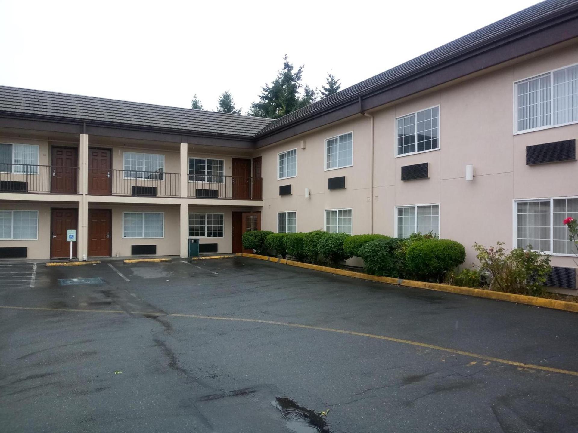 Super 8 by Wyndham Lynnwood photo 27