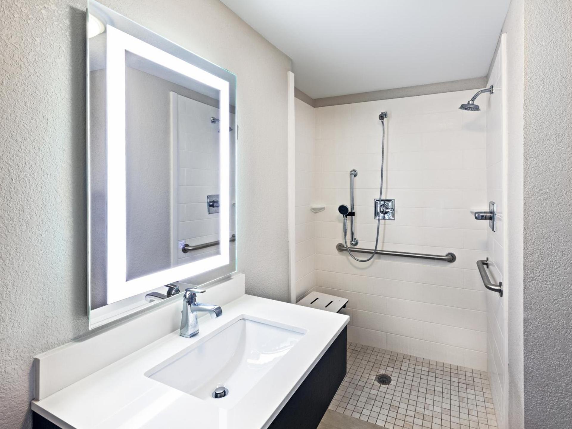 Holiday Inn Express New Orleans East by IHG photo 6