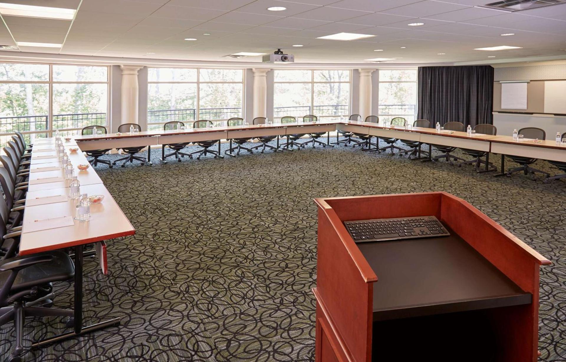 Rizzo Center, a Destination by Hyatt Hotel photo 6