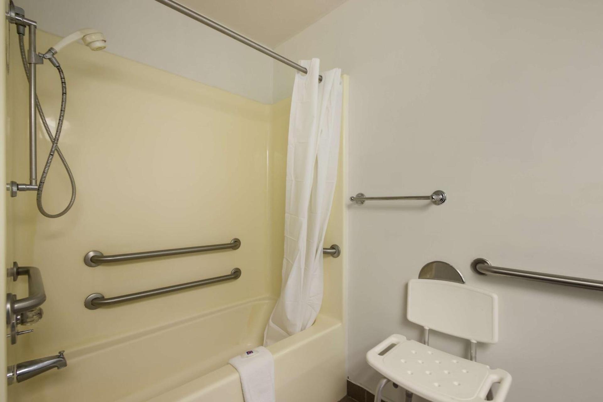 Motel 6-Rothschild, WI photo 19