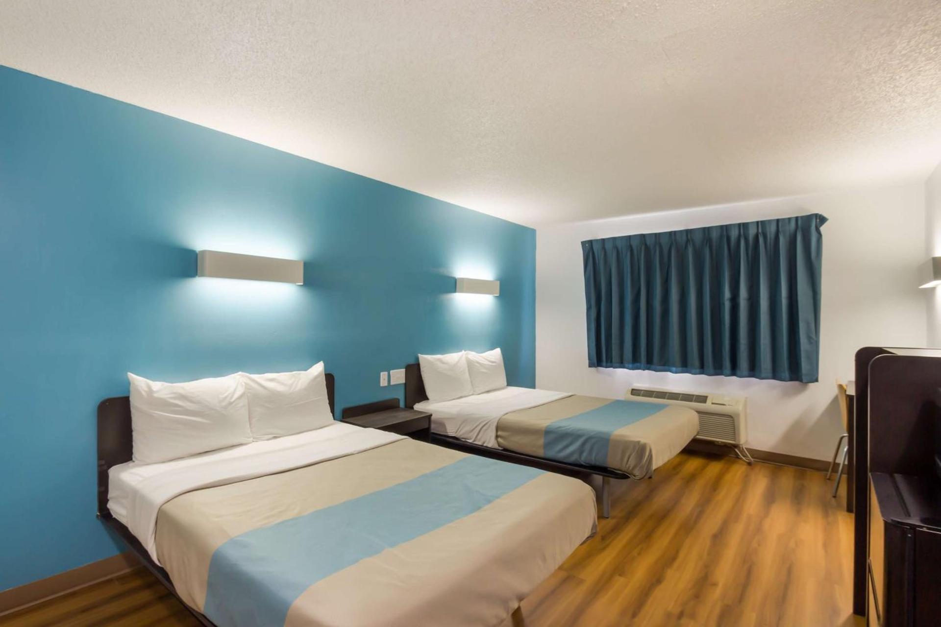 Motel 6-Rothschild, WI photo 15