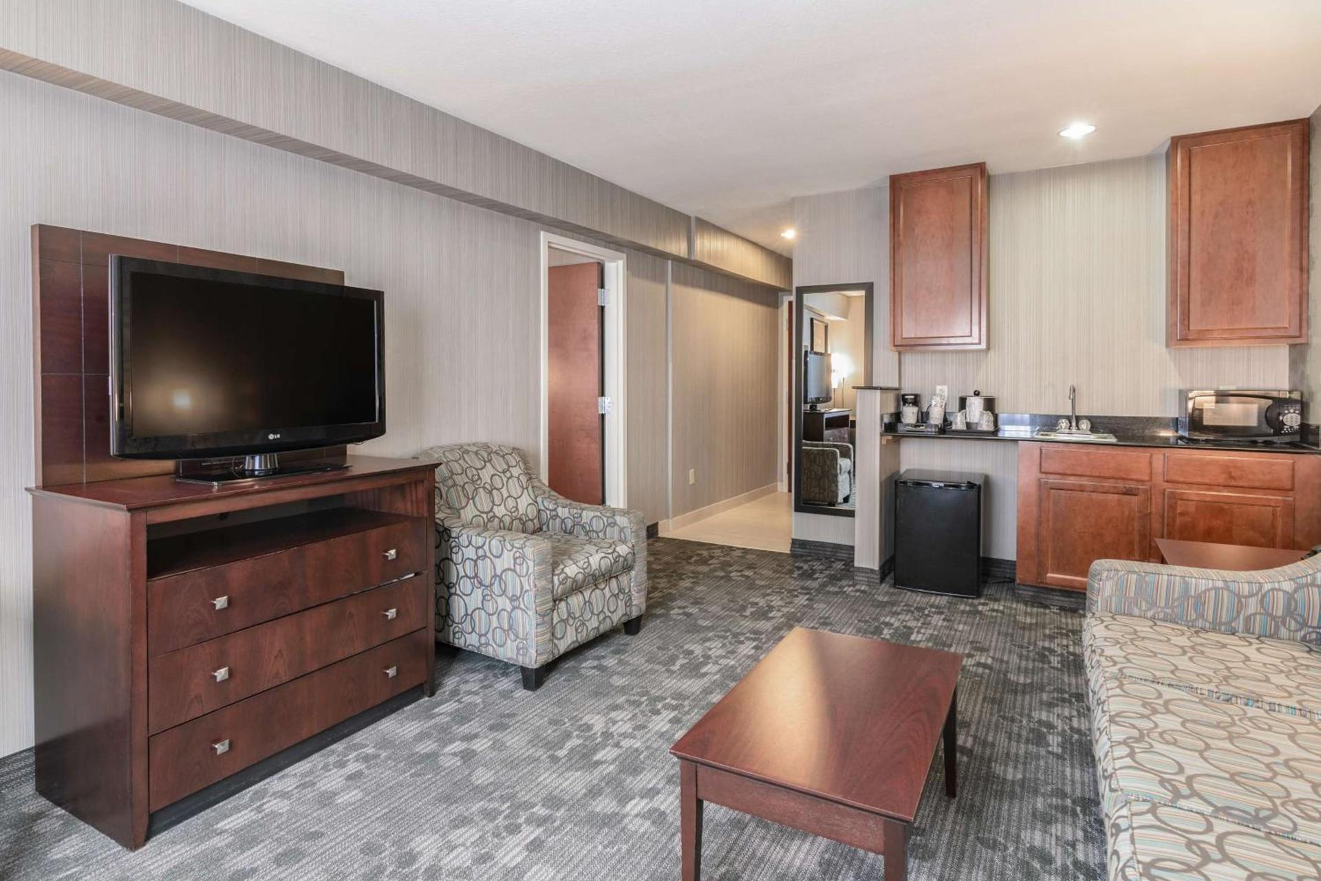 Best Western Concord Inn and Suites photo 42