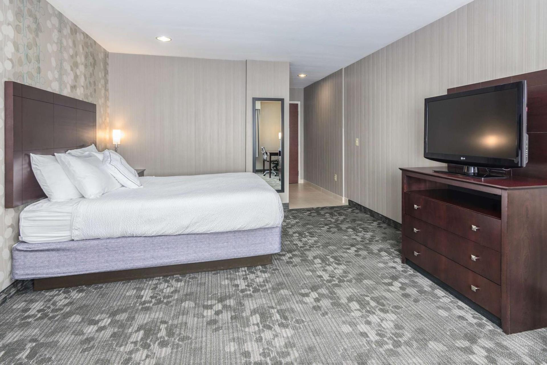 Best Western Concord Inn and Suites photo 45