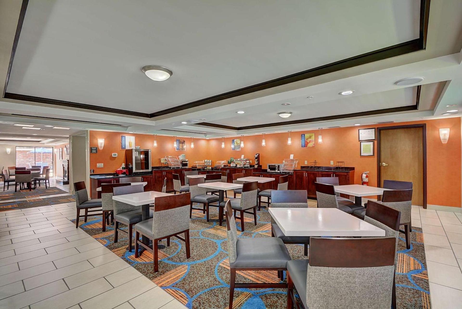 Best Western Plus Keene Hotel photo 6