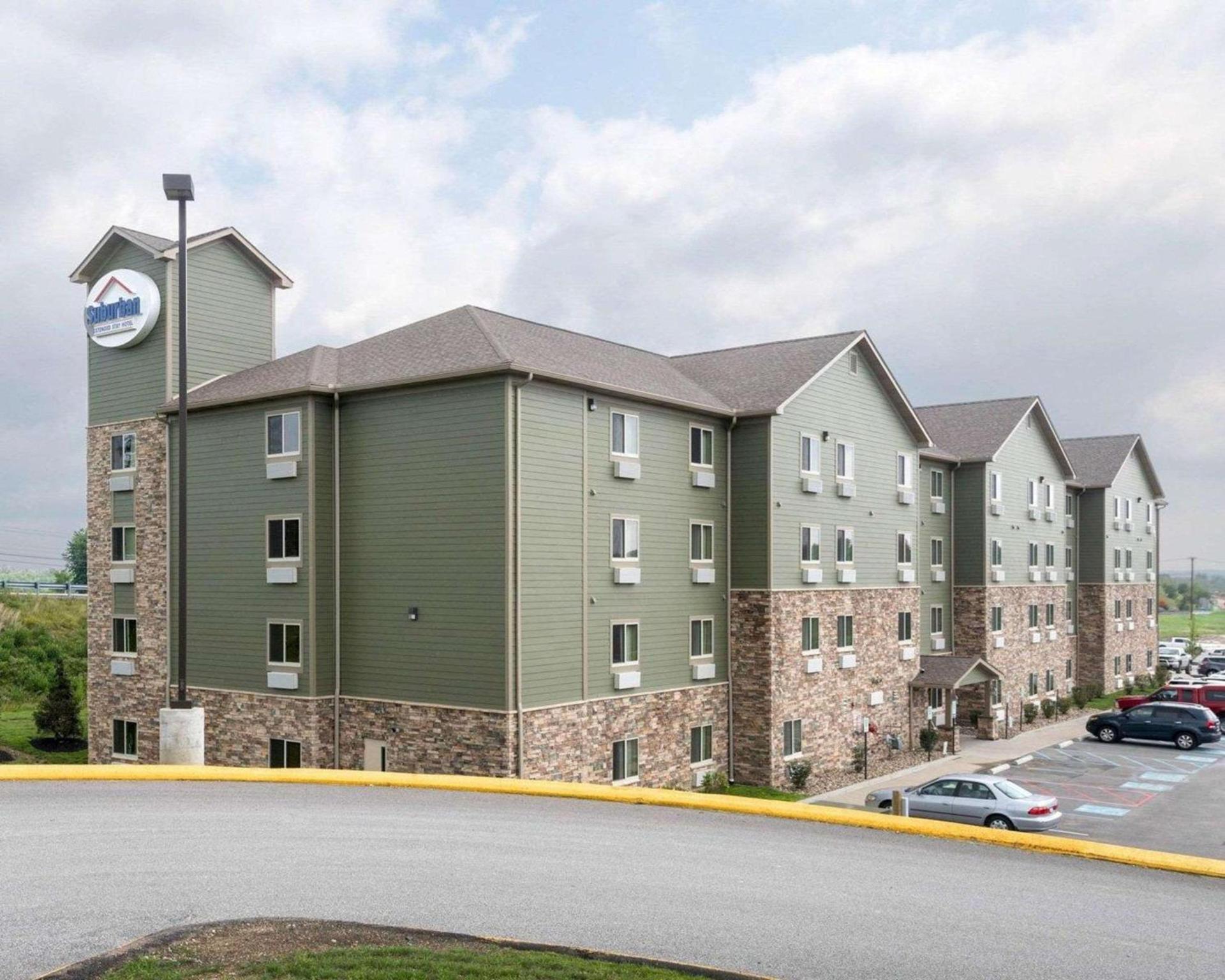 Suburban Studios Triadelphia - Wheeling at The Highlands photo 4