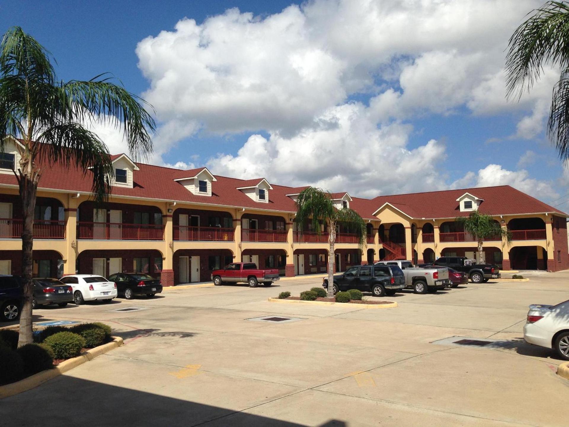 Sterling Inn and Suites at Reliant and Medical Center Houston photo 11