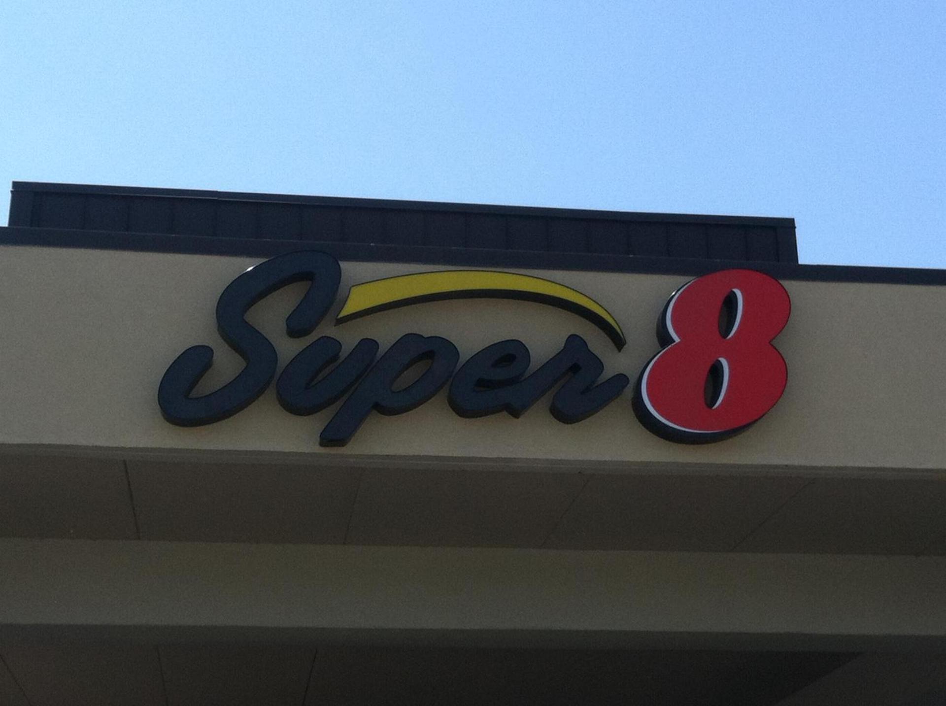 Super 8 by Wyndham Calhoun photo 30