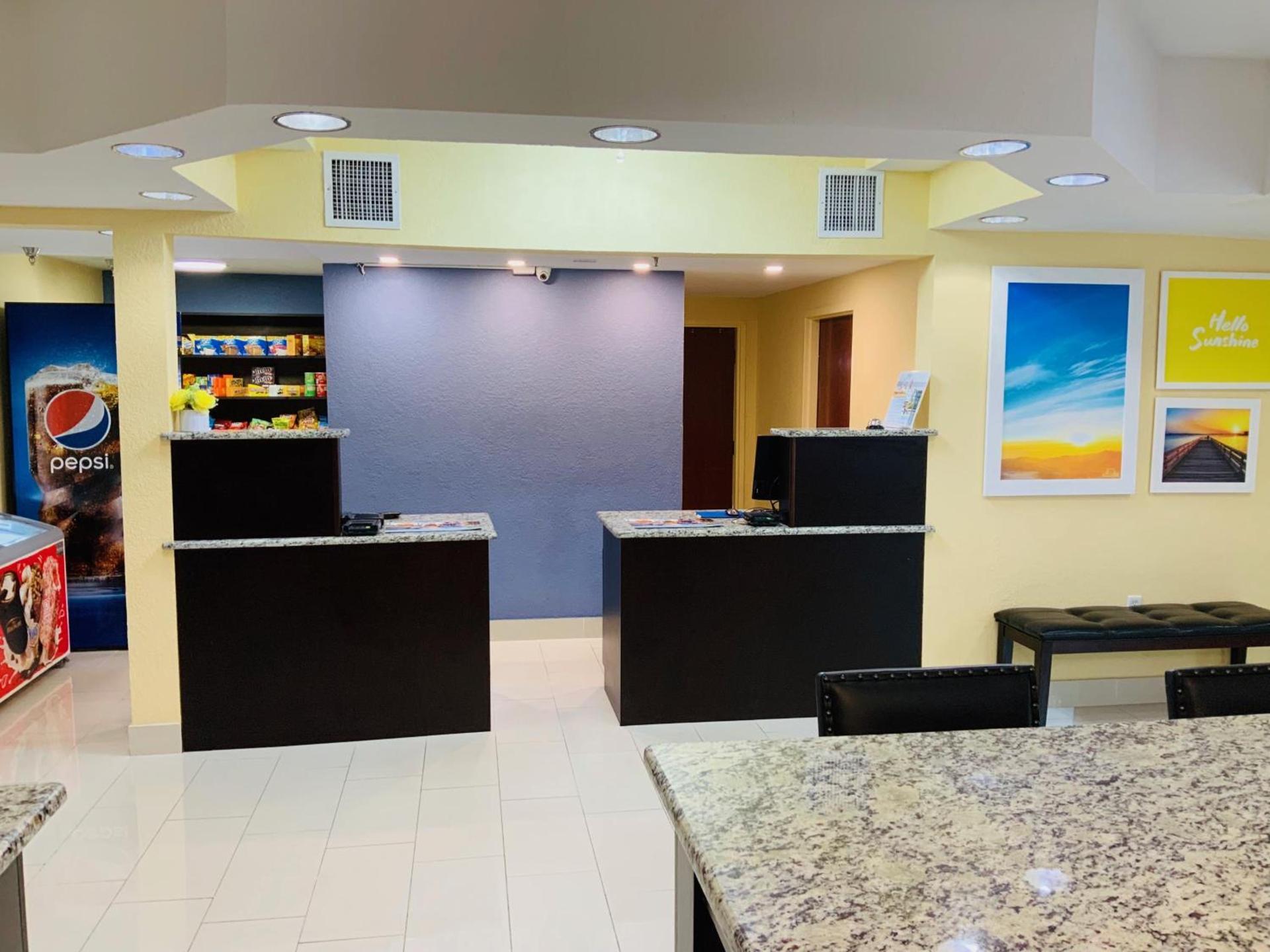 Days Inn & Suites by Wyndham Tampa/Raymond James Stadium photo 69