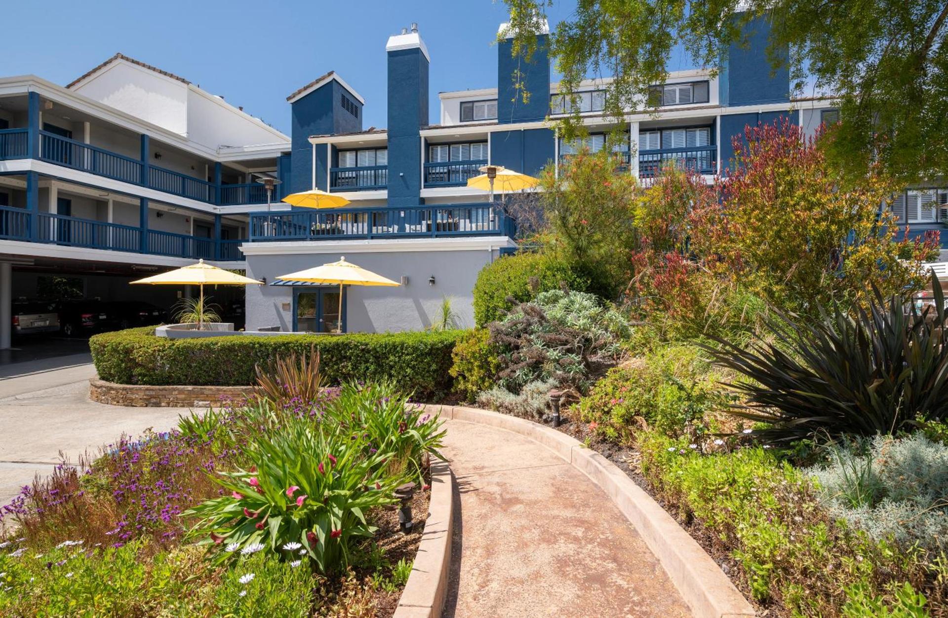 Mariposa Inn and Suites photo 7