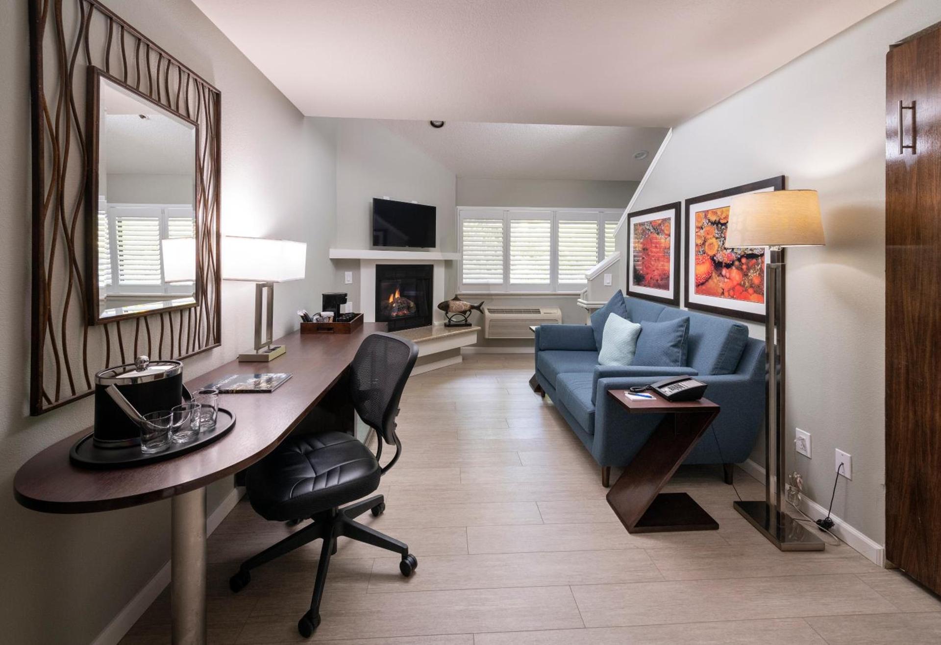 Mariposa Inn and Suites photo 21