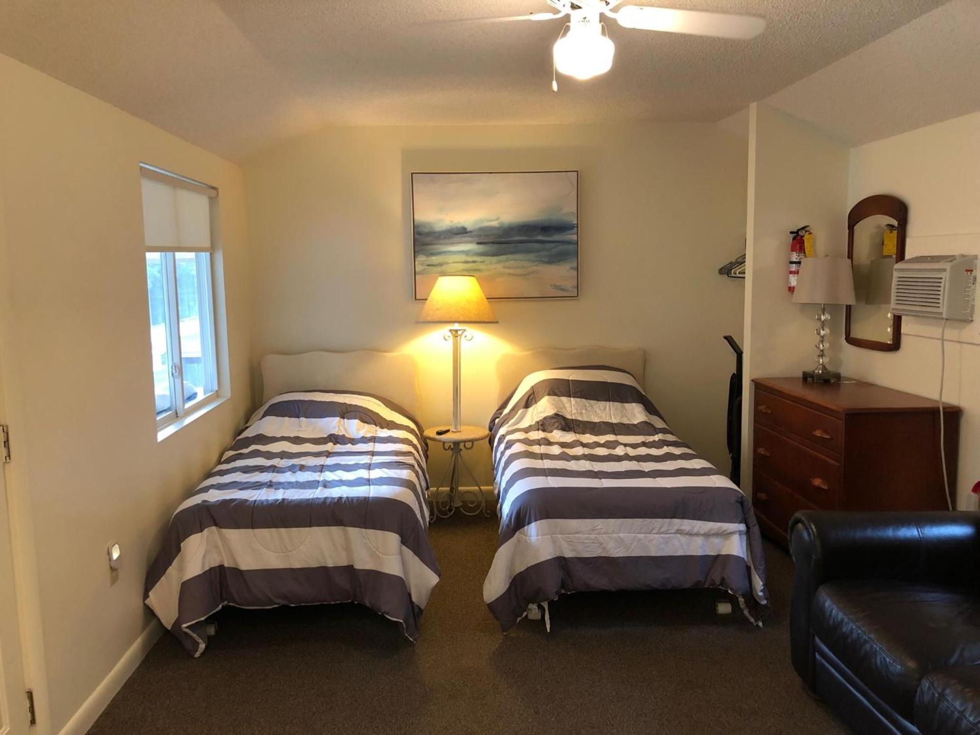 West Winds Motel & Cottages photo 46